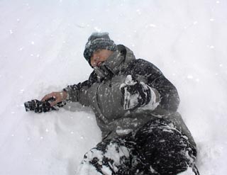 Eric Conveys: First time snowboarding